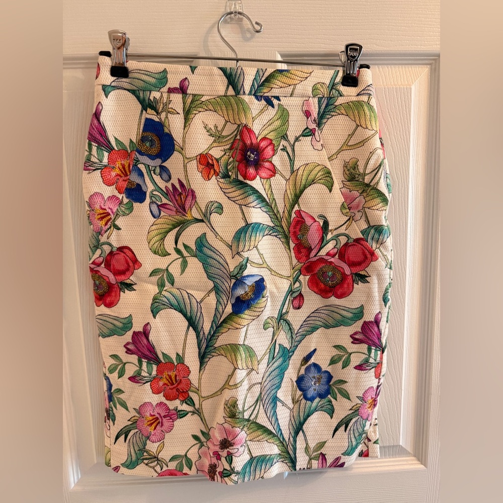 Ann Taylor Flower Pencil Skirt Size 0P